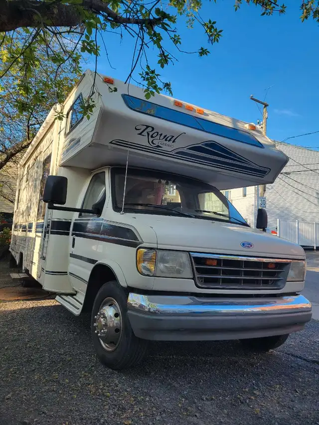 Ford ctv Royal 1993 non fumeur in RVs & Motorhomes in Québec City - Image 3