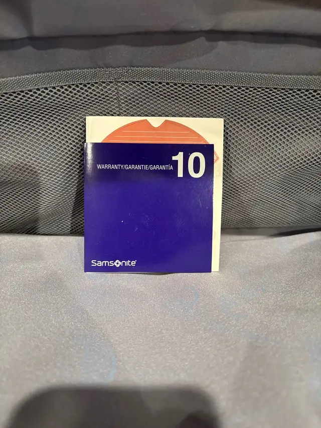 Samsonite Suitcase445588795347456009