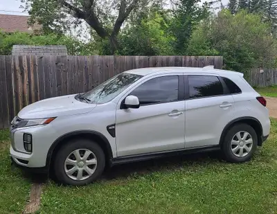 2022 Mitsubishi RVR AWD. Heated seats. Command Start. Tinted windows.