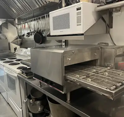 Four pizza convoyeur, View more