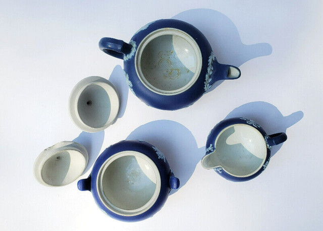Vintage Wedgwood Cobalt Blue Jasperware Greeks Motif Tea Set in Arts & Collectibles in City of Toronto - Image 2
