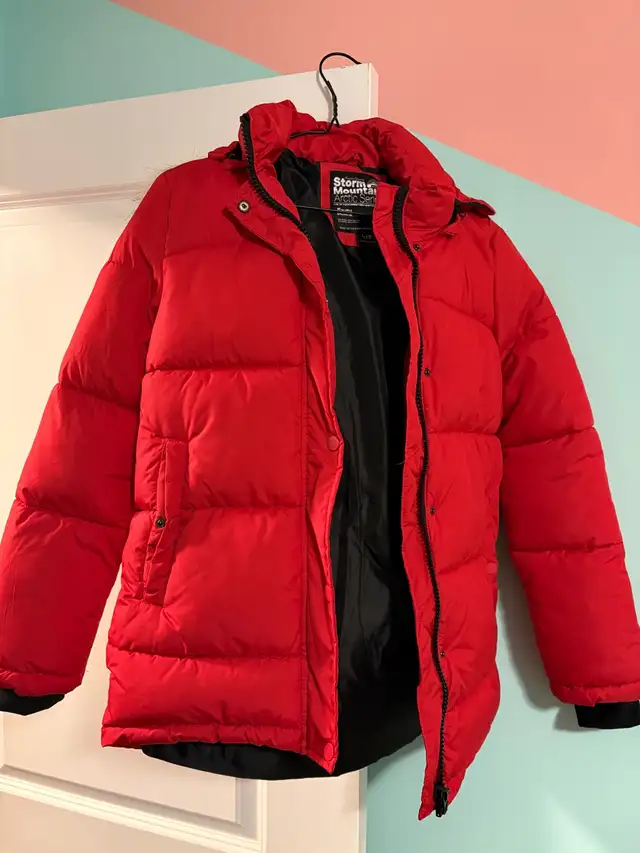  Women’s jackets and coats  in Women's - Tops & Outerwear in Markham / York Region - Image 4