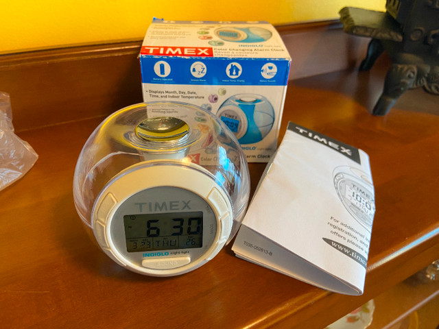 Timex Color Changing Alarm Clock Indiglo Night Light | General Electronics  | Oshawa / Durham Region | Kijiji