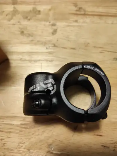 eThirteen MTB base stem 35 mm clamp 40 mm length $55 each Toronto Bike Repair 905 Bloor Street West...