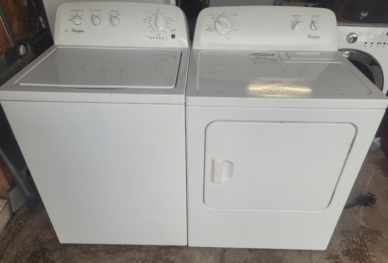 Whirlpool super capacity washer and dryer set both work great Washers