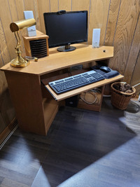 Corner computer desk