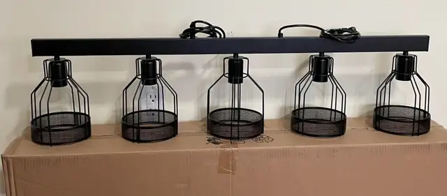 Vintage Style 5 Light Fixture in Indoor Lighting & Fans in Belleville - Image 2