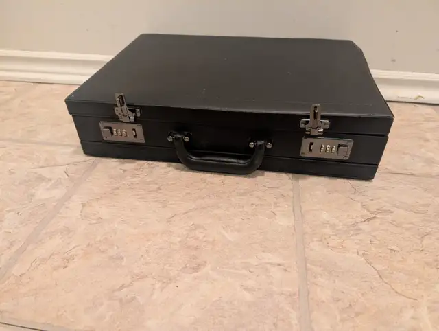 Computer brief case in Laptop Accessories in Cambridge - Image 2