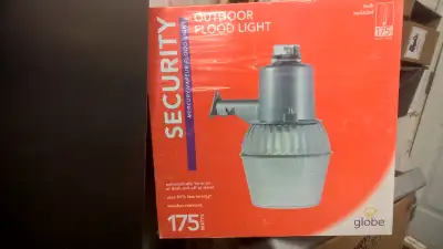 Globe Electric 175 Watt HID Outdoor Flood Light, Light Bulb Incl, View more