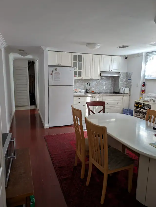Room for Rent (Yorkdale) - Males Only in Room Rentals & Roommates in City of Toronto - Image 6