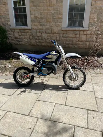 2013 YZ85R, recent top end (preventative maintenance not due to failure), new tire, 2 sets of plasti...