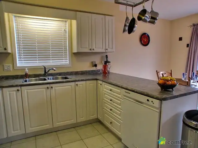 5 beds 5 bath for UW  WLU students post code N2J4Y9 in Long Term Rentals in Kitchener / Waterloo - Image 10