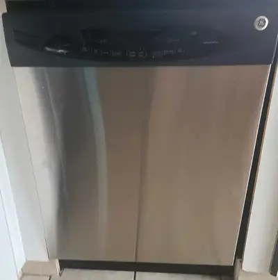 GE dishwasher that works perfectly. Selling because I bought new appliances