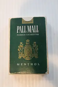 Jeu cartes  et boite PALL MALL  American  tobacco 1960s