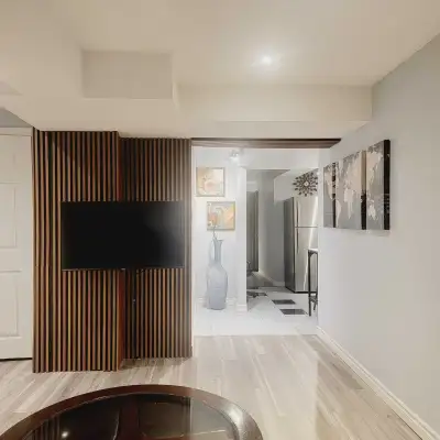 Fully Furnished Room for Rent – Near Square One & Heartland ✨ All Utilities + High‑Speed Wi‑Fi Inclu...