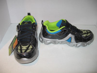 Boys Sketchers and Geox Sneaker Shoes (size 3 and 3.5) (Eur 35)