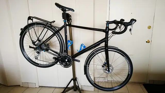 TREK Crossrip Elite Shimano 10x3 Road Touring Bike Black Large in Road in City of Toronto - Image 3