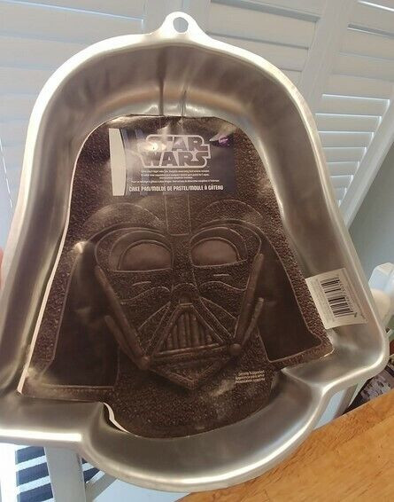 Star Wars (Darth Vader) Cake pan in Hobbies & Crafts in Markham / York Region