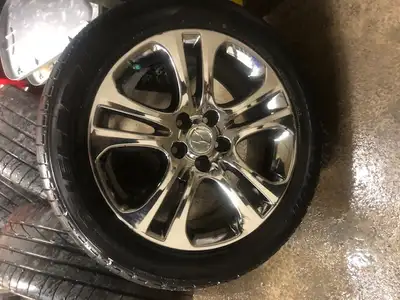 4 Mags pour Acura MDX, en bonne condition, sa inclue les 4 TPMS, Grandeur 19 x 8.5 - Offset 45, peux...