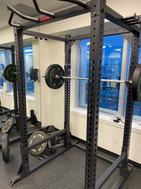 GYM COMMERCIAL  BARBELL CAGE