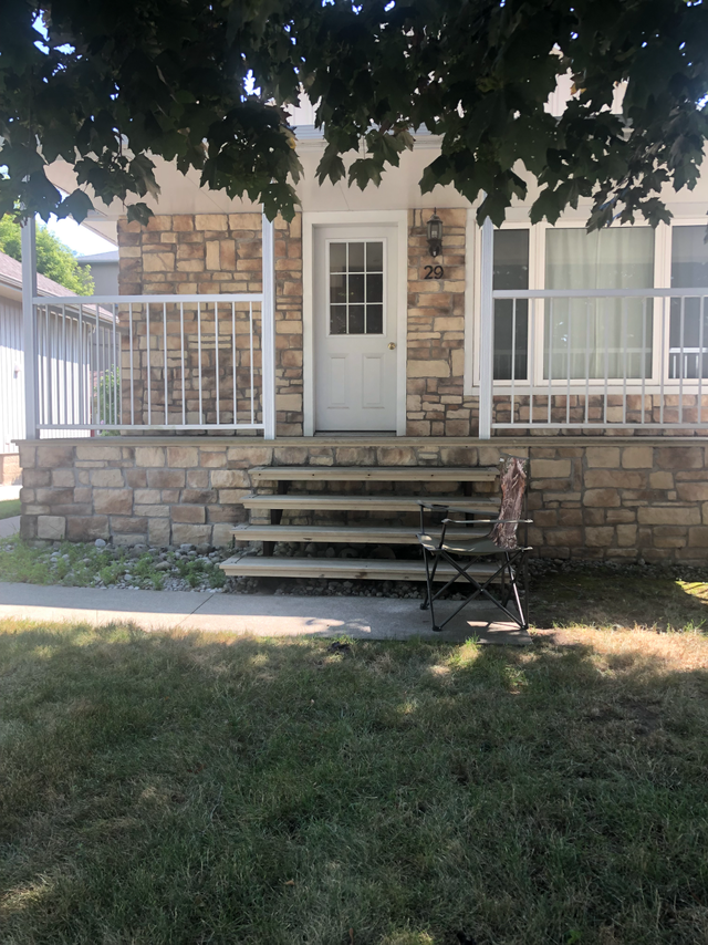 Room for rent in Dundas