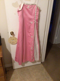 Prom dress for sale asking 95.00 handmade  with a zipper in the 
