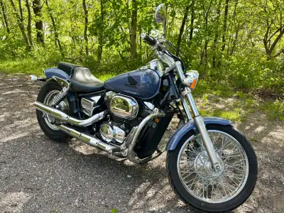Honda Shadow 750 2003 66046km Bike in great condition. Included back rest for passenger and small sa...