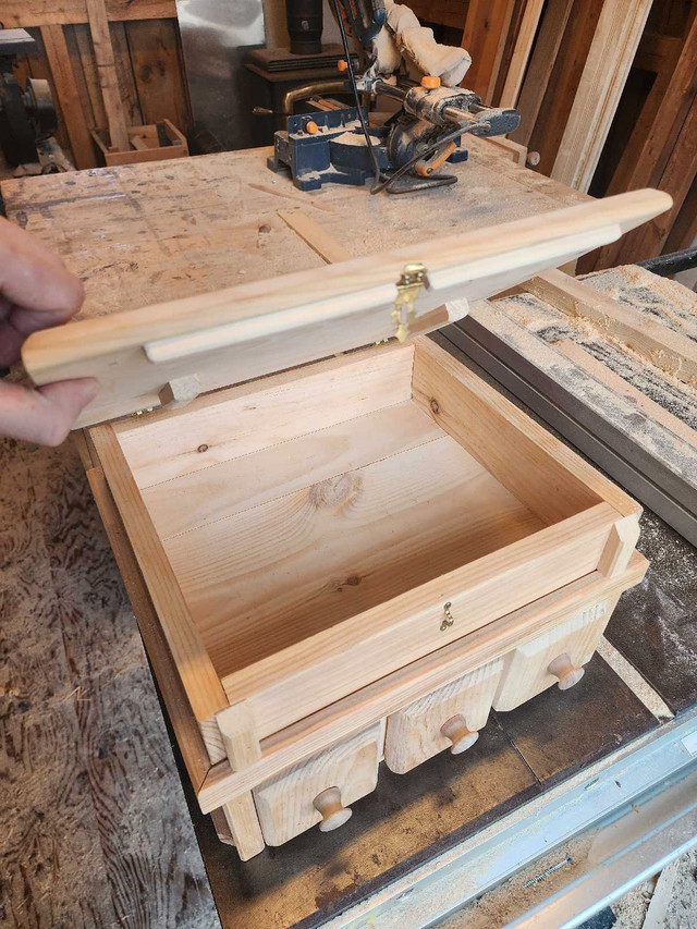New Handmade Pine Jewelry Box w/ 3 drawers  in Multi-item in City of Halifax - Image 4
