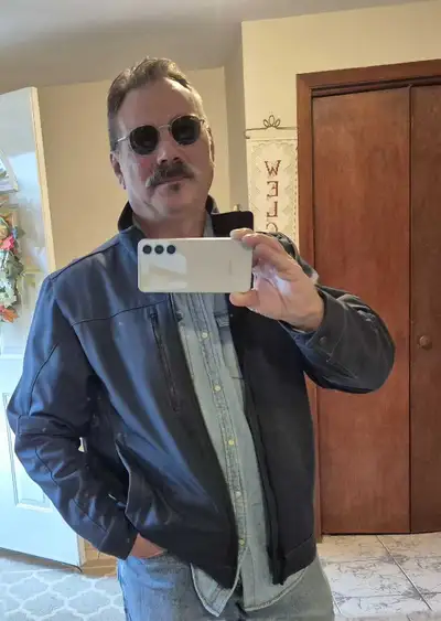 Looking for outdoor skating buddy, View more