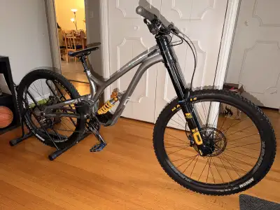 2021 Large Commencal DH Supreme , View more