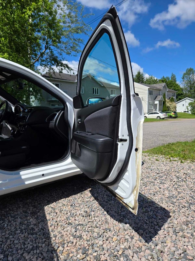 Chrysler 200 2014 V6 — photo 4