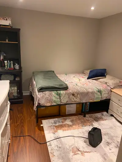 Private room for rent. Female.