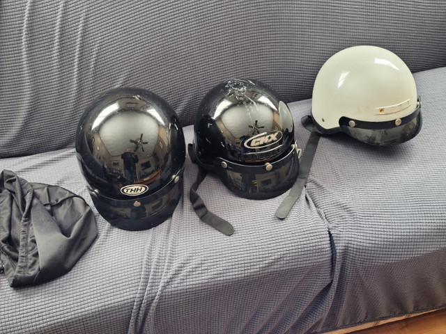MOTORCYCLE HELMUTS FOR SALE SIZE MEDIUM in Motorcycle Parts & Accessories in Bedford