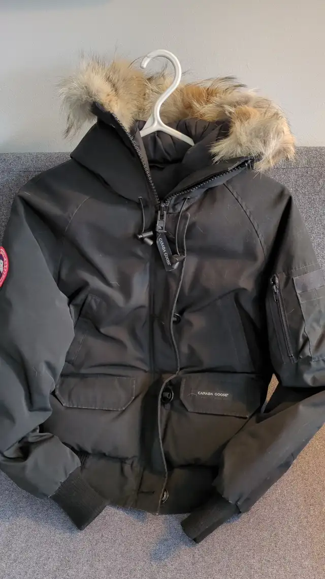 Canada Goose winter jacket in Men's in City of Toronto - Image 2