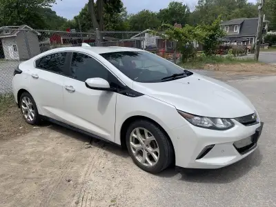 2016 Chevrolet volt premier package Leather interior, heated seats front and back 239, front wheel d...