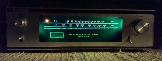 Sony Vintage Radio Tuner ST-5600 in Stereo Systems & Home Theatre in Mississauga / Peel Region