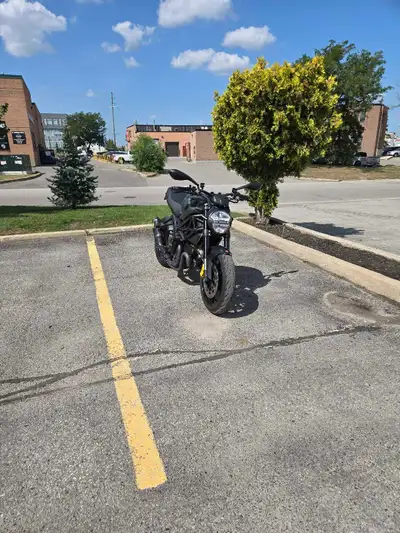 For sale 2013 Ducati Monster 1100 EVO (Diesel trim edition) No this is not a diesel engine. This lim...