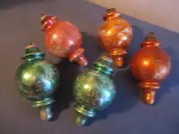 LOT OF 5 VINTAGE CHRISTMAS TREE BALL ORNAMENTS-1940/50S-UNIQUE!