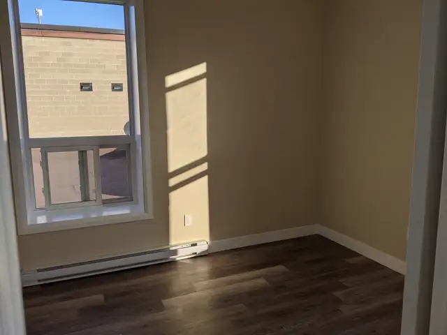 1 bedroom apartment for rent in Long Term Rentals in Renfrew - Image 3