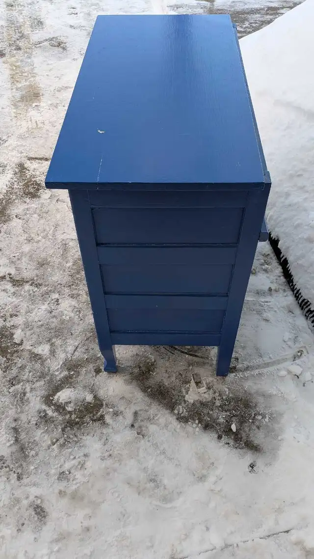 Solid wood antique three-drawer dresser in Dressers & Wardrobes in Peterborough - Image 6