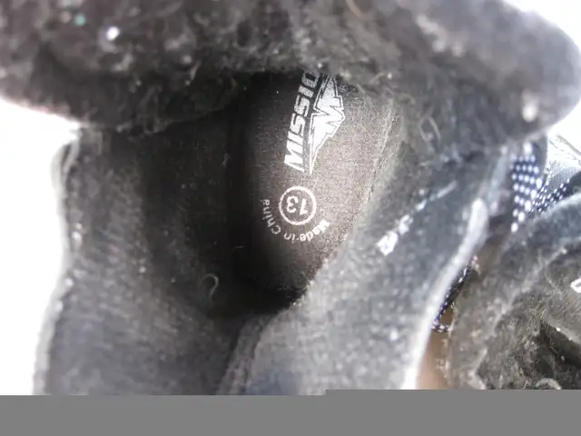 Youth MISSION WARP Hockey Skates Size 13 GC in Hockey in Winnipeg - Image 7