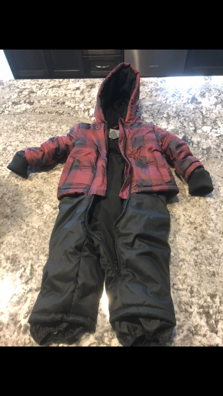 London Fog Baby Boy or Girl Snow Suit SZ 12 Months **LIKE NEW** in Clothing - 12-18 Months in Calgary - Image 2