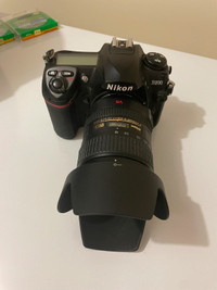 Nikon D200 Holly Set  (D200,  MB-D200, SB-800, 50mm, 18-200mm)