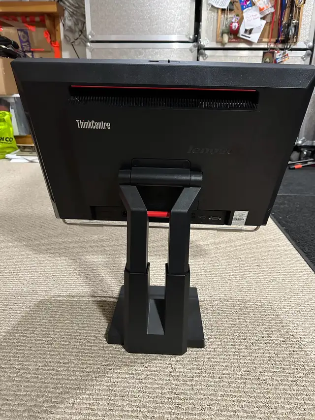 Thinkcentre Lenovo M90z - All-In-One in Desktop Computers in Mississauga / Peel Region - Image 4