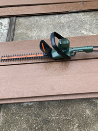 Black and Decker Electric Hedge Trimmer 