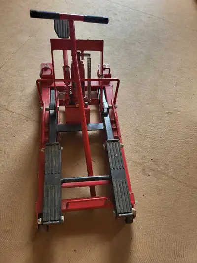 Motormaster Motorcycle/ATV jack. 1500 lbs capacity 4" to 14.5" lift range Asking $50 or make me a re...