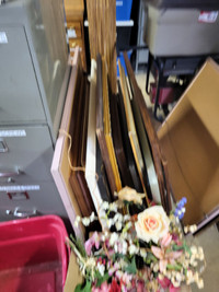 LARGE SELECTION OF PICTURE FRAMES
