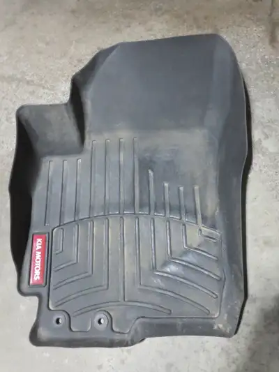 Nice pair of used Weathertech floorliners which fit the front driver and passenger sides of a Kia Fo...