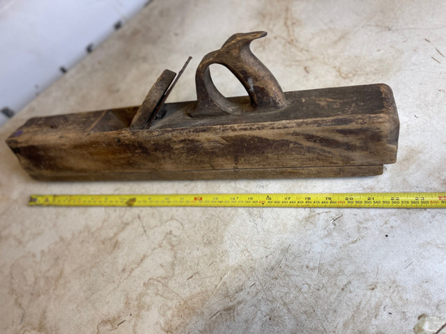 ANTIQUE PRIMITIVE 22 INCH SMOOTHING PLANE #V0402 in Arts & Collectibles in Edmonton