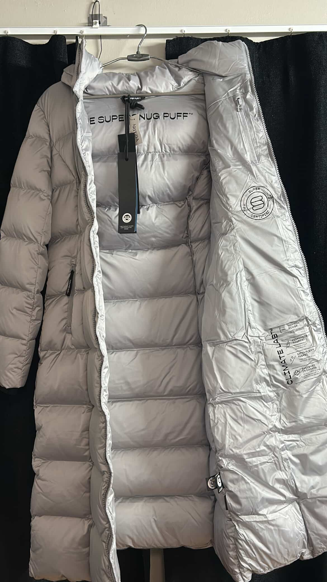 NEW Aritzia Super Snug Puff Satin Flex Jacket Large (fits M) in Women's - Tops & Outerwear in City of Toronto - Image 4